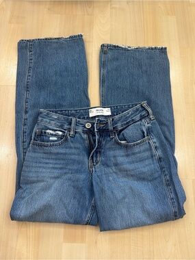 Hollister Medium Wash Straight-Leg Jeans